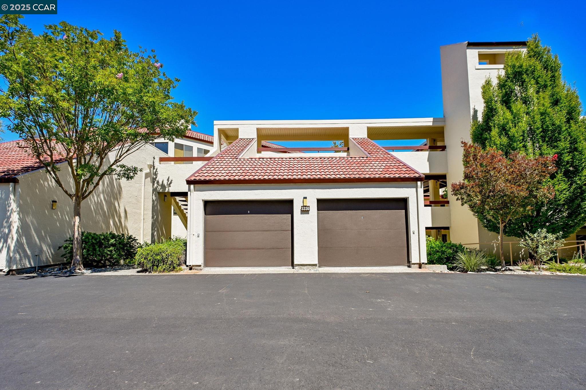 Detail Gallery Image 2 of 46 For 3330 Terra Granada Dr 2b,  Walnut Creek,  CA 94595 - 3 Beds | 2 Baths