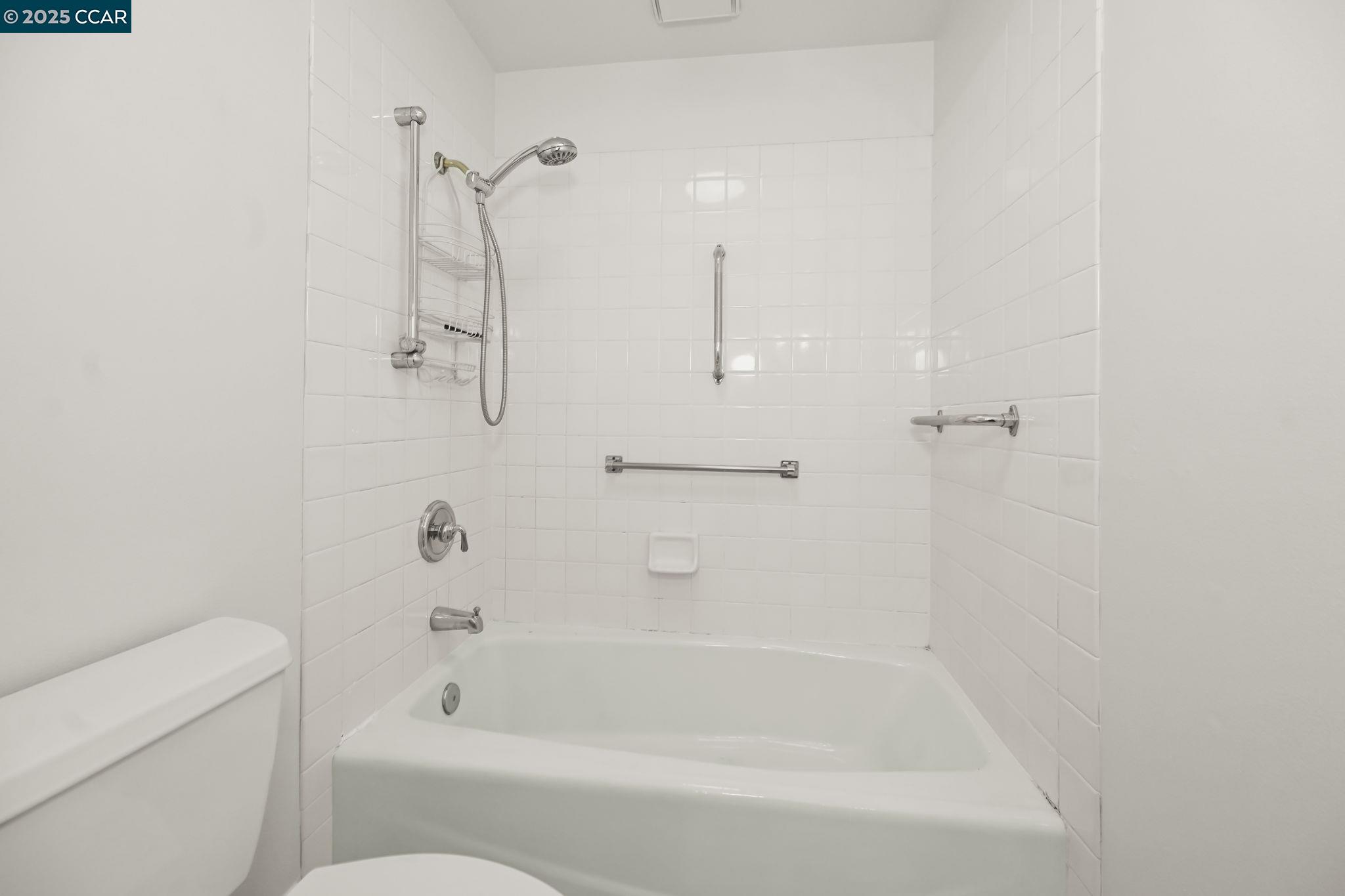 Detail Gallery Image 29 of 46 For 3330 Terra Granada Dr 2b,  Walnut Creek,  CA 94595 - 3 Beds | 2 Baths