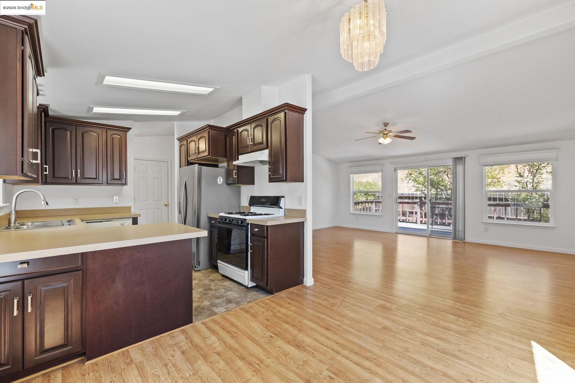 Detail Gallery Image 2 of 24 For 18615 Vista Dr, Jamestown,  CA 95327 - 3 Beds | 2 Baths