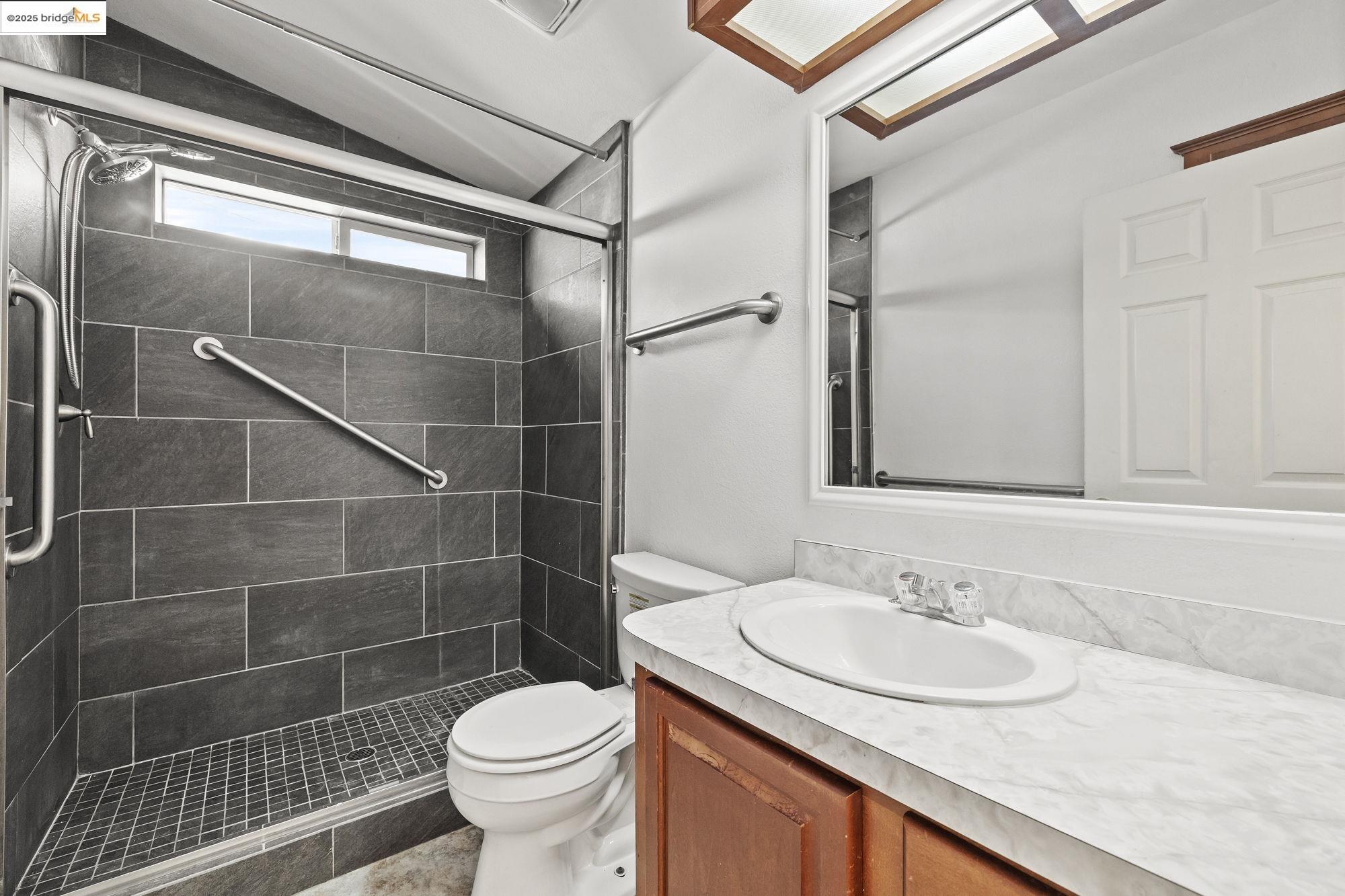 Detail Gallery Image 3 of 24 For 18615 Vista Dr, Jamestown,  CA 95327 - 3 Beds | 2 Baths