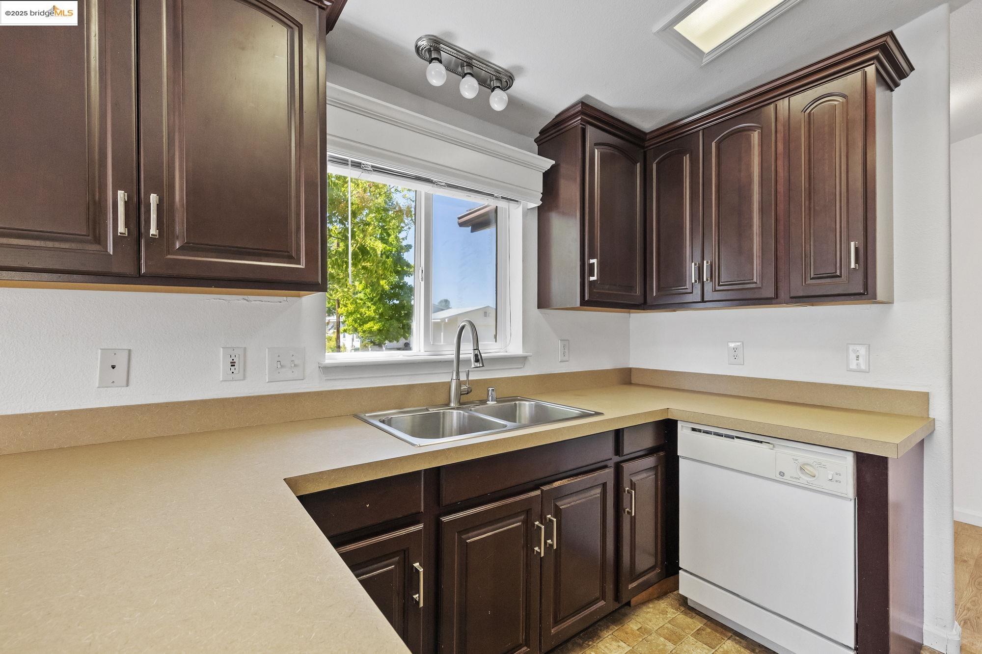 Detail Gallery Image 6 of 24 For 18615 Vista Dr, Jamestown,  CA 95327 - 3 Beds | 2 Baths