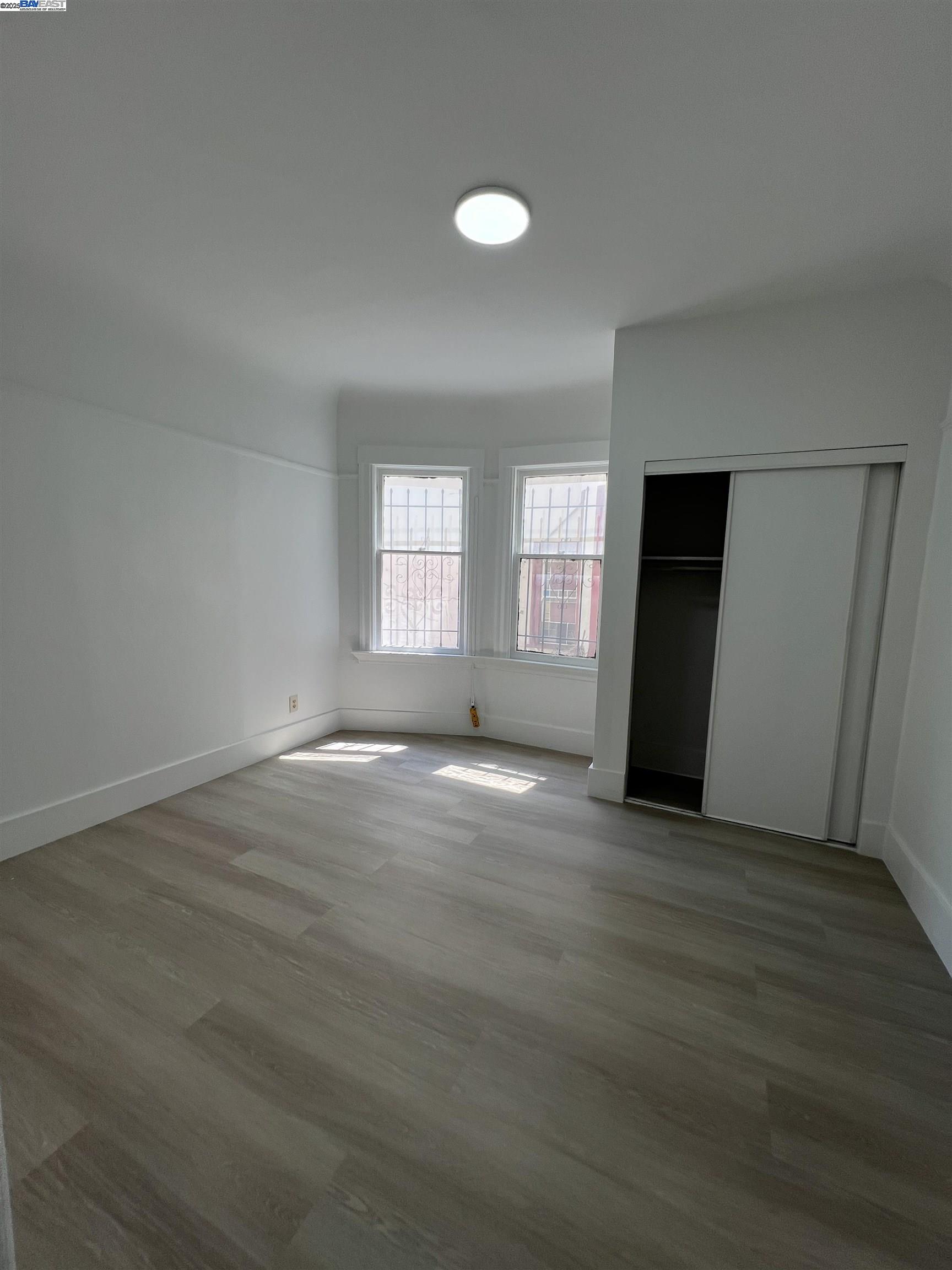 Detail Gallery Image 5 of 14 For 905-907 Alice St, Oakland,  CA 94607 - – Beds | – Baths
