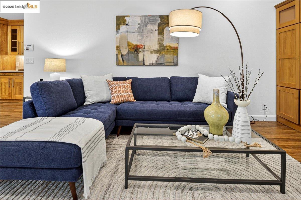 Detail Gallery Image 11 of 46 For 1206 Redlands Way, Concord,  CA 94521 - 4 Beds | 2 Baths