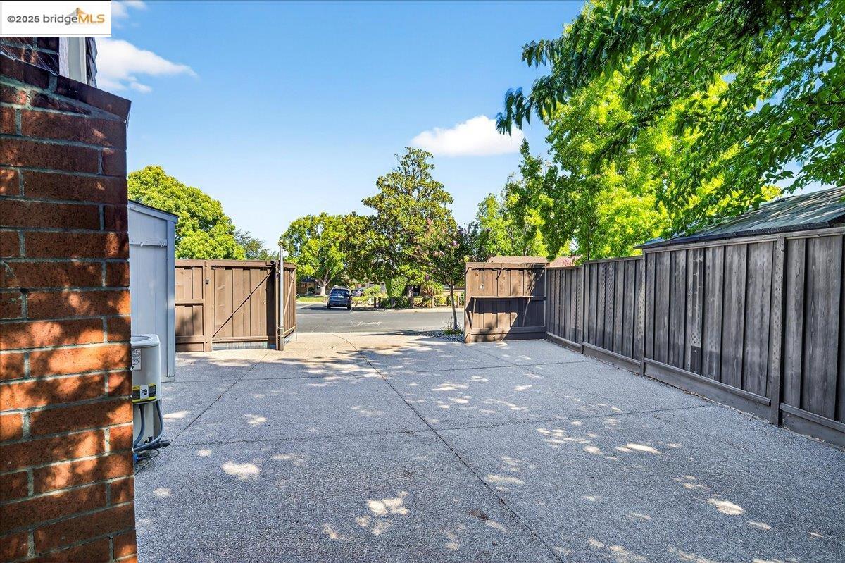 Detail Gallery Image 41 of 46 For 1206 Redlands Way, Concord,  CA 94521 - 4 Beds | 2 Baths