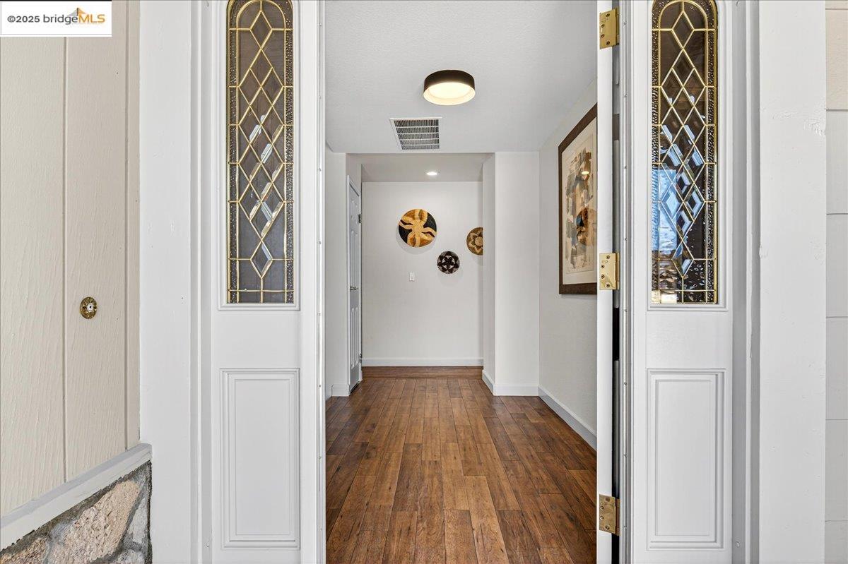 Detail Gallery Image 6 of 46 For 1206 Redlands Way, Concord,  CA 94521 - 4 Beds | 2 Baths