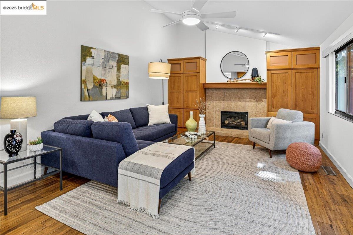 Detail Gallery Image 10 of 46 For 1206 Redlands Way, Concord,  CA 94521 - 4 Beds | 2 Baths