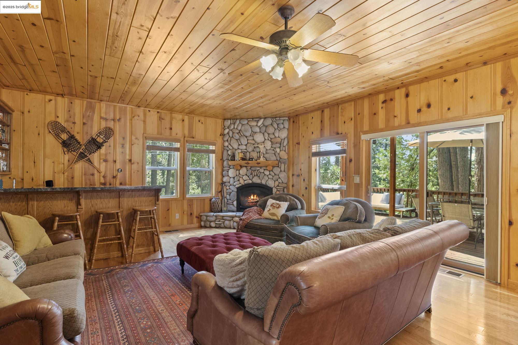 Detail Gallery Image 11 of 32 For 22912 Sierra Dr, Twain Harte,  CA 95383 - 3 Beds | 2 Baths