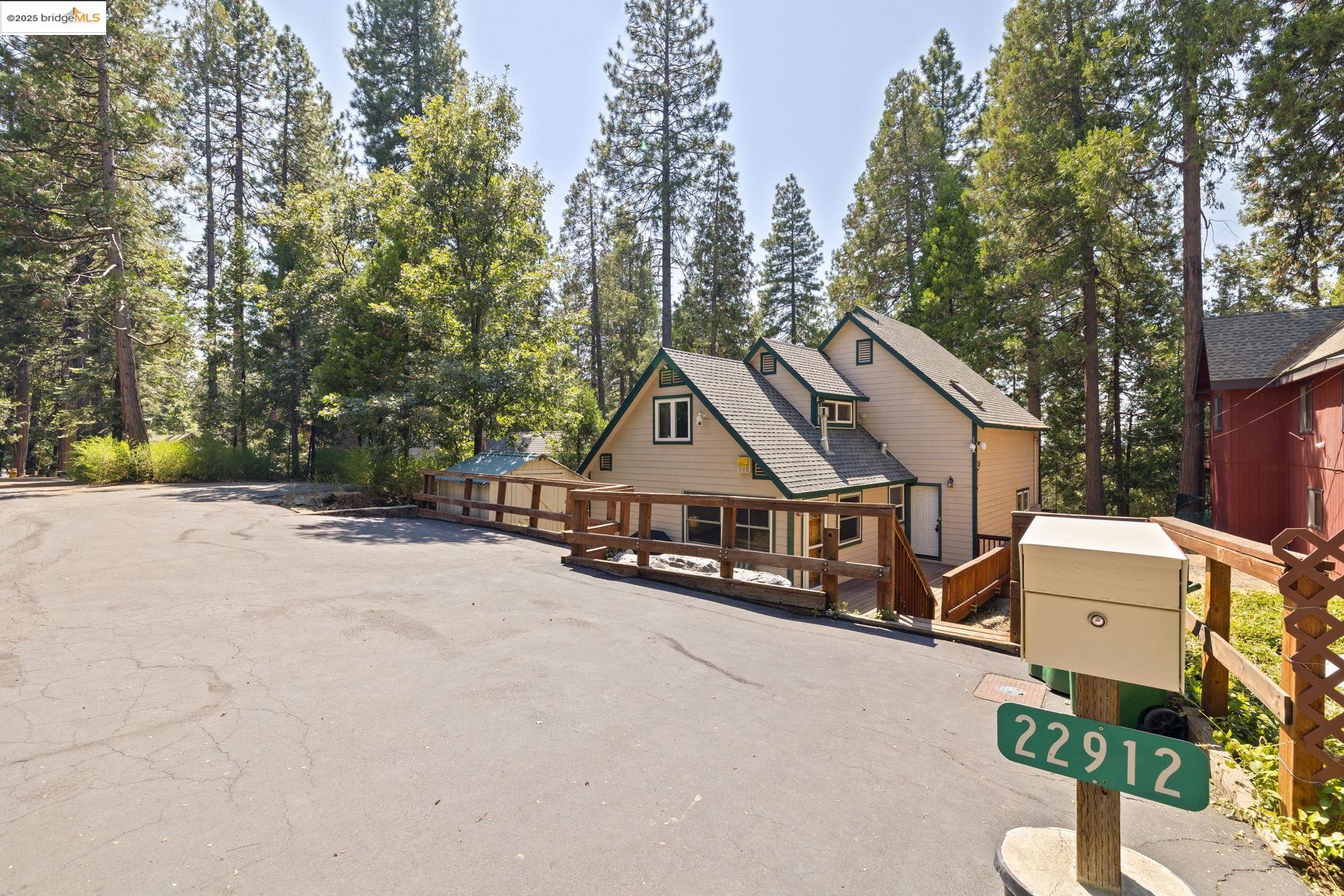 Detail Gallery Image 3 of 32 For 22912 Sierra Dr, Twain Harte,  CA 95383 - 3 Beds | 2 Baths