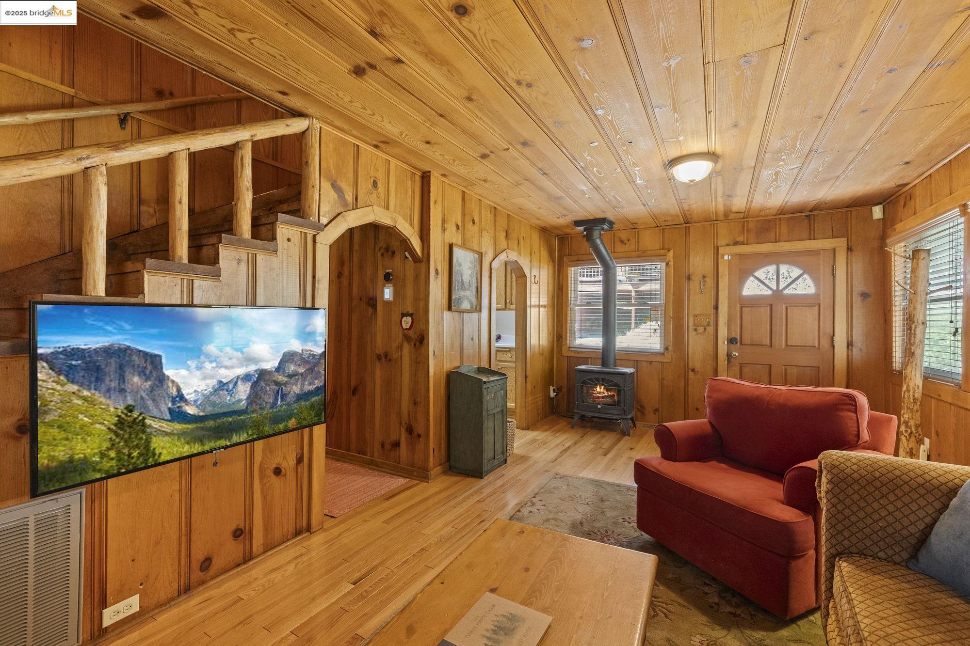 Detail Gallery Image 4 of 32 For 22912 Sierra Dr, Twain Harte,  CA 95383 - 3 Beds | 2 Baths