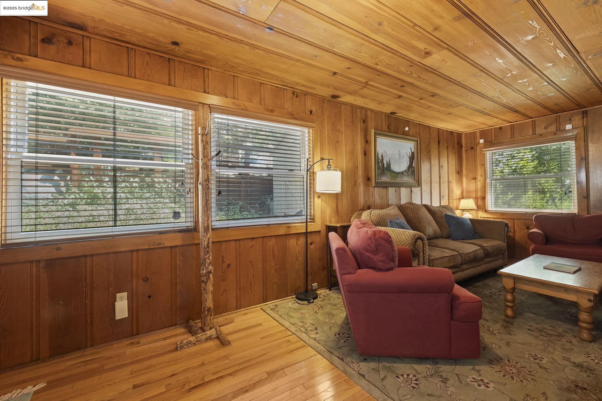 Detail Gallery Image 5 of 32 For 22912 Sierra Dr, Twain Harte,  CA 95383 - 3 Beds | 2 Baths