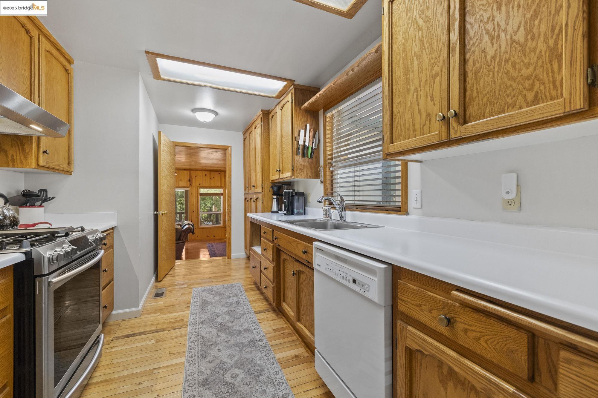 Detail Gallery Image 8 of 32 For 22912 Sierra Dr, Twain Harte,  CA 95383 - 3 Beds | 2 Baths