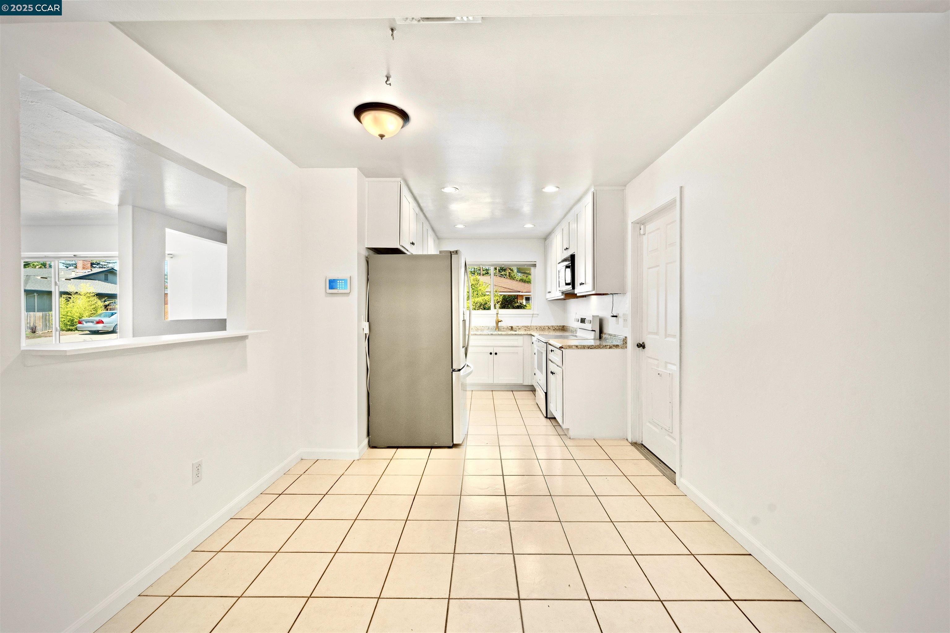 Detail Gallery Image 11 of 31 For 4989 Creek View Way, Sacramento,  CA 95841 - 3 Beds | 2 Baths