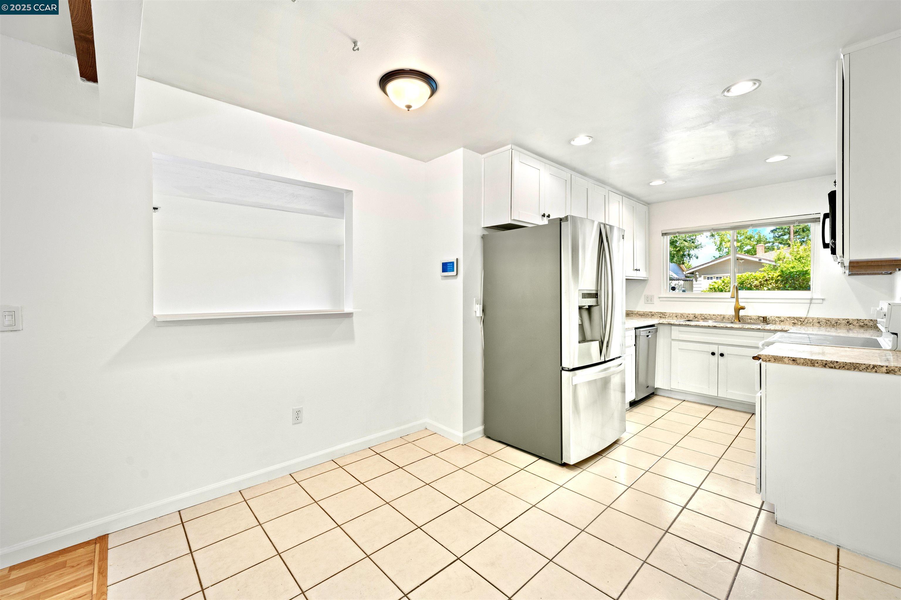 Detail Gallery Image 12 of 31 For 4989 Creek View Way, Sacramento,  CA 95841 - 3 Beds | 2 Baths