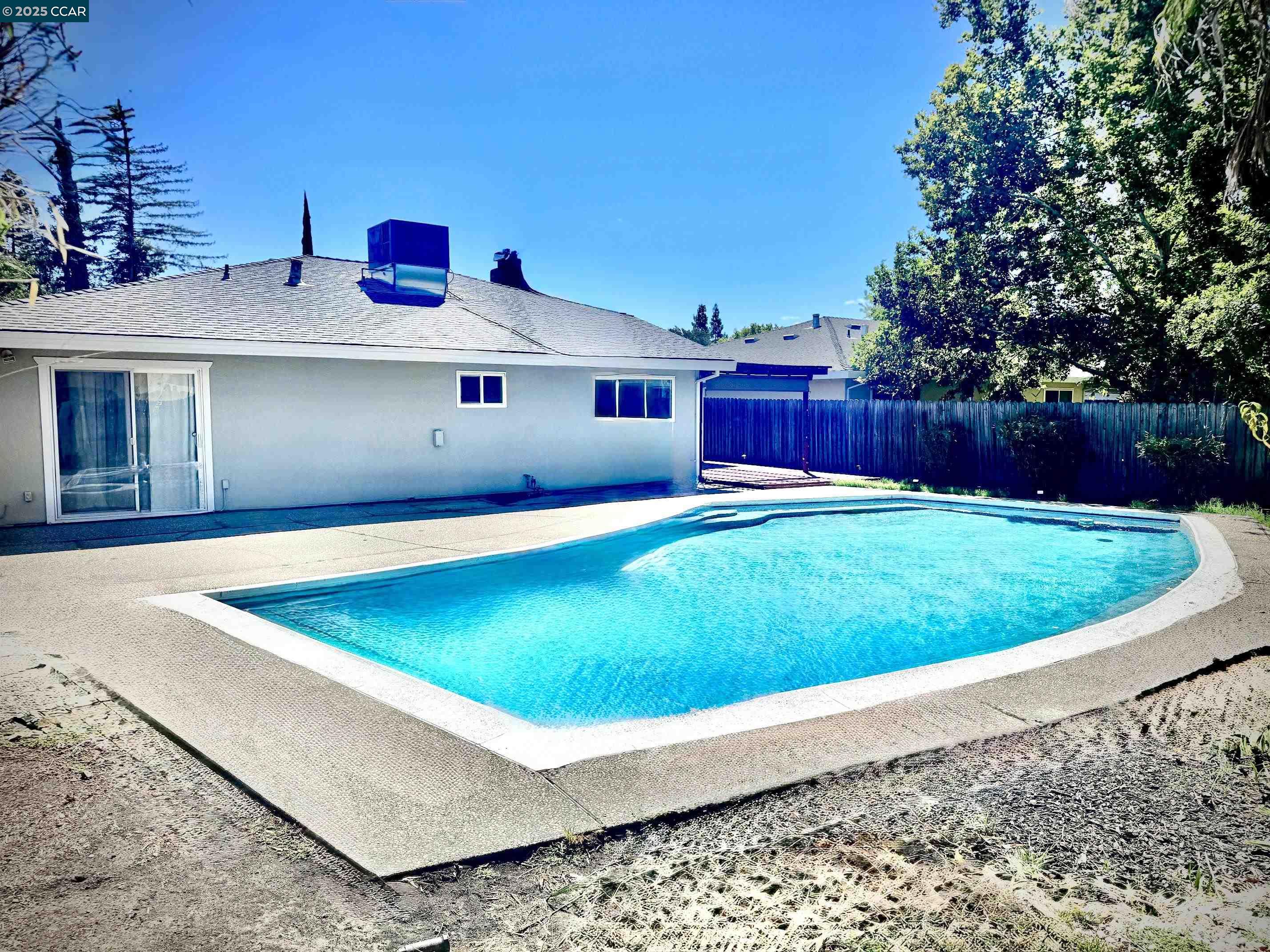 Detail Gallery Image 25 of 31 For 4989 Creek View Way, Sacramento,  CA 95841 - 3 Beds | 2 Baths