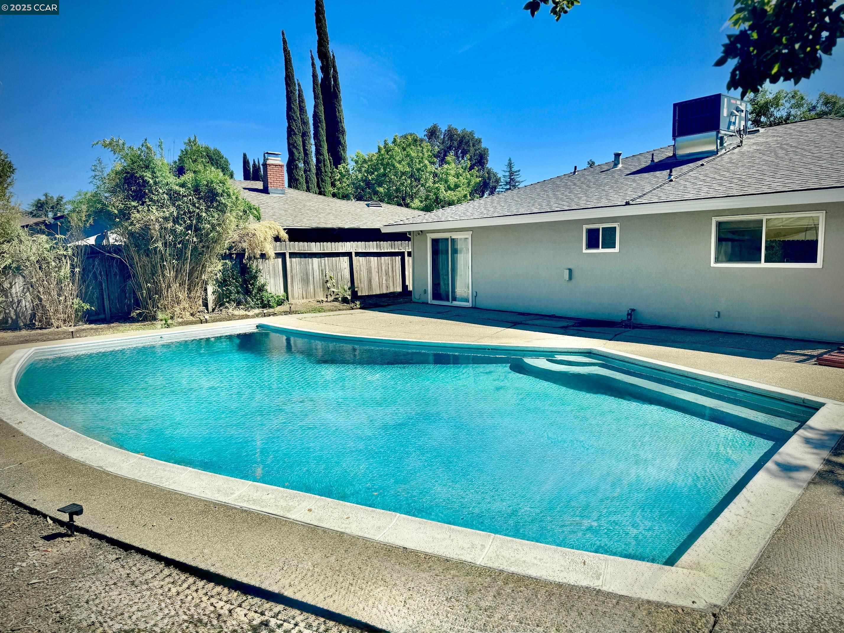 Detail Gallery Image 26 of 31 For 4989 Creek View Way, Sacramento,  CA 95841 - 3 Beds | 2 Baths