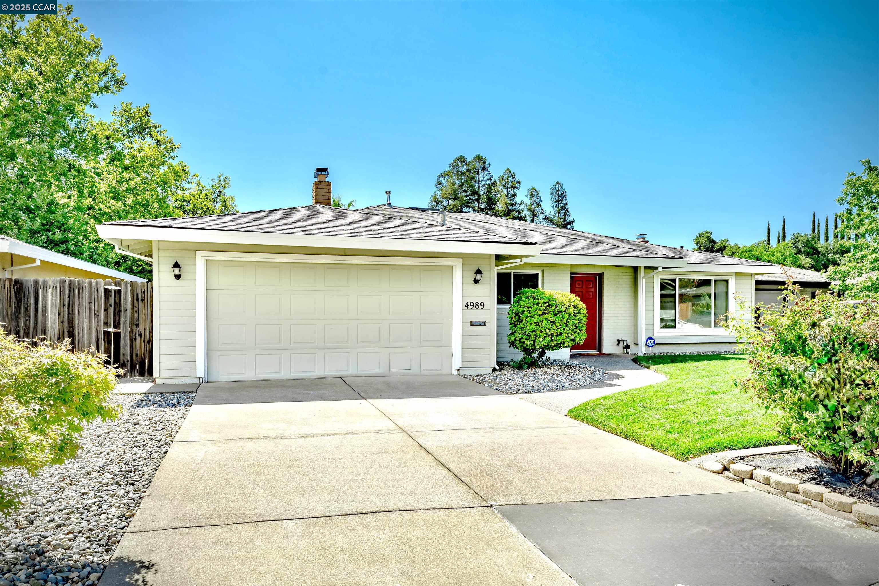 Detail Gallery Image 4 of 31 For 4989 Creek View Way, Sacramento,  CA 95841 - 3 Beds | 2 Baths