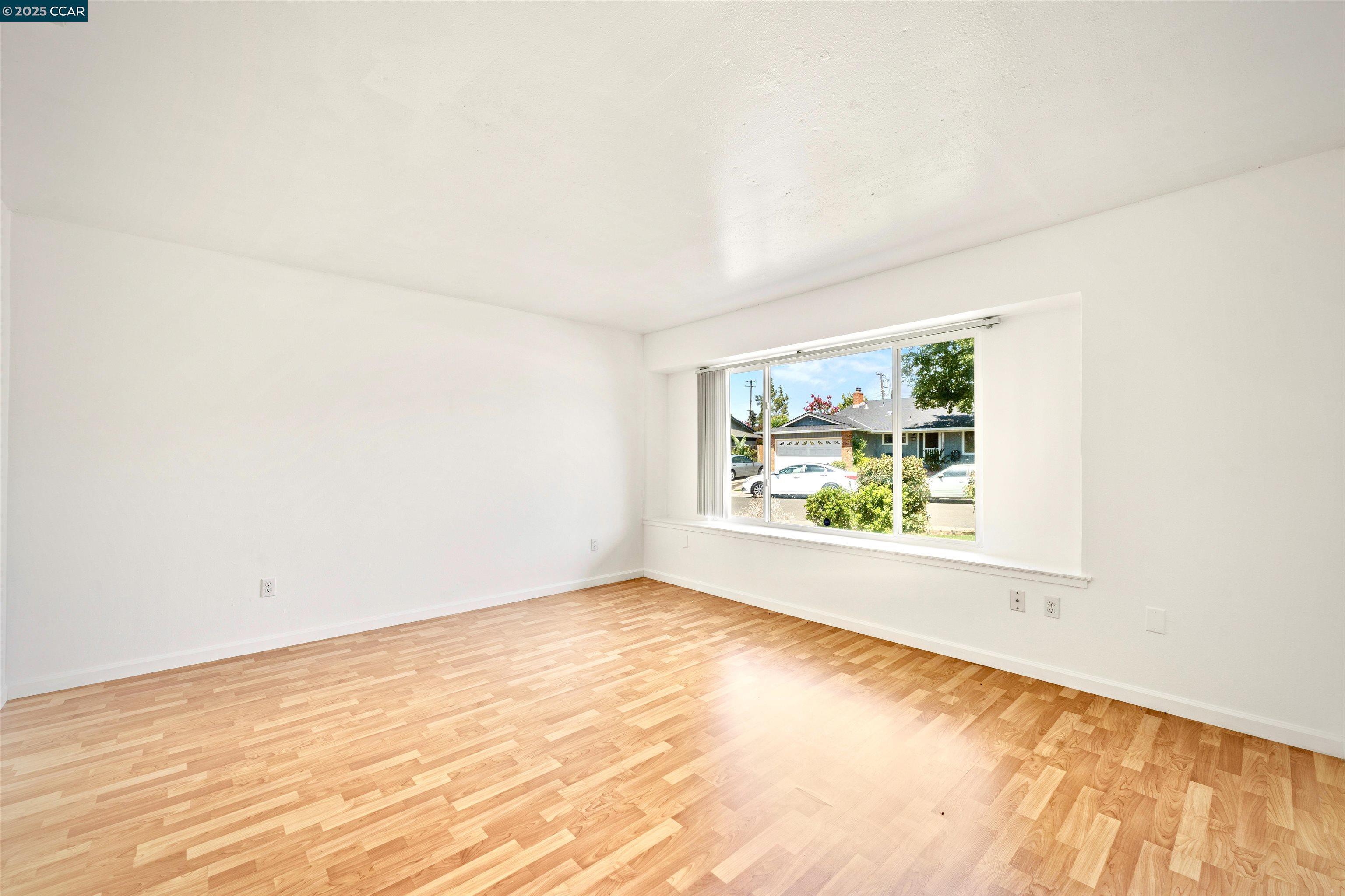 Detail Gallery Image 10 of 31 For 4989 Creek View Way, Sacramento,  CA 95841 - 3 Beds | 2 Baths