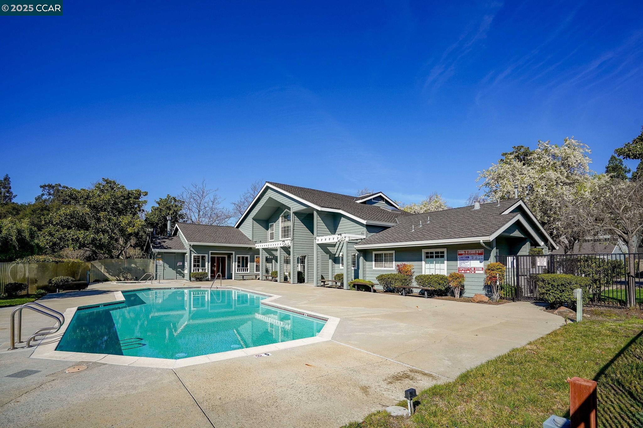Detail Gallery Image 26 of 30 For 7540 Canyon Meadow Cir #D,  Pleasanton,  CA 94588 - 2 Beds | 2 Baths