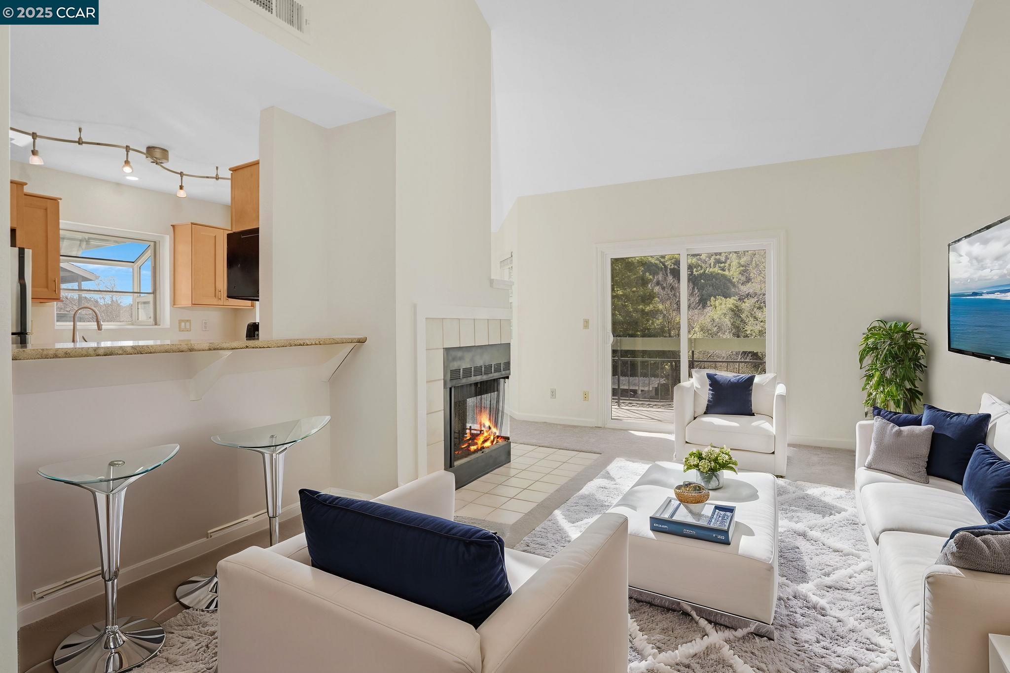 Detail Gallery Image 5 of 30 For 7540 Canyon Meadow Cir #D,  Pleasanton,  CA 94588 - 2 Beds | 2 Baths