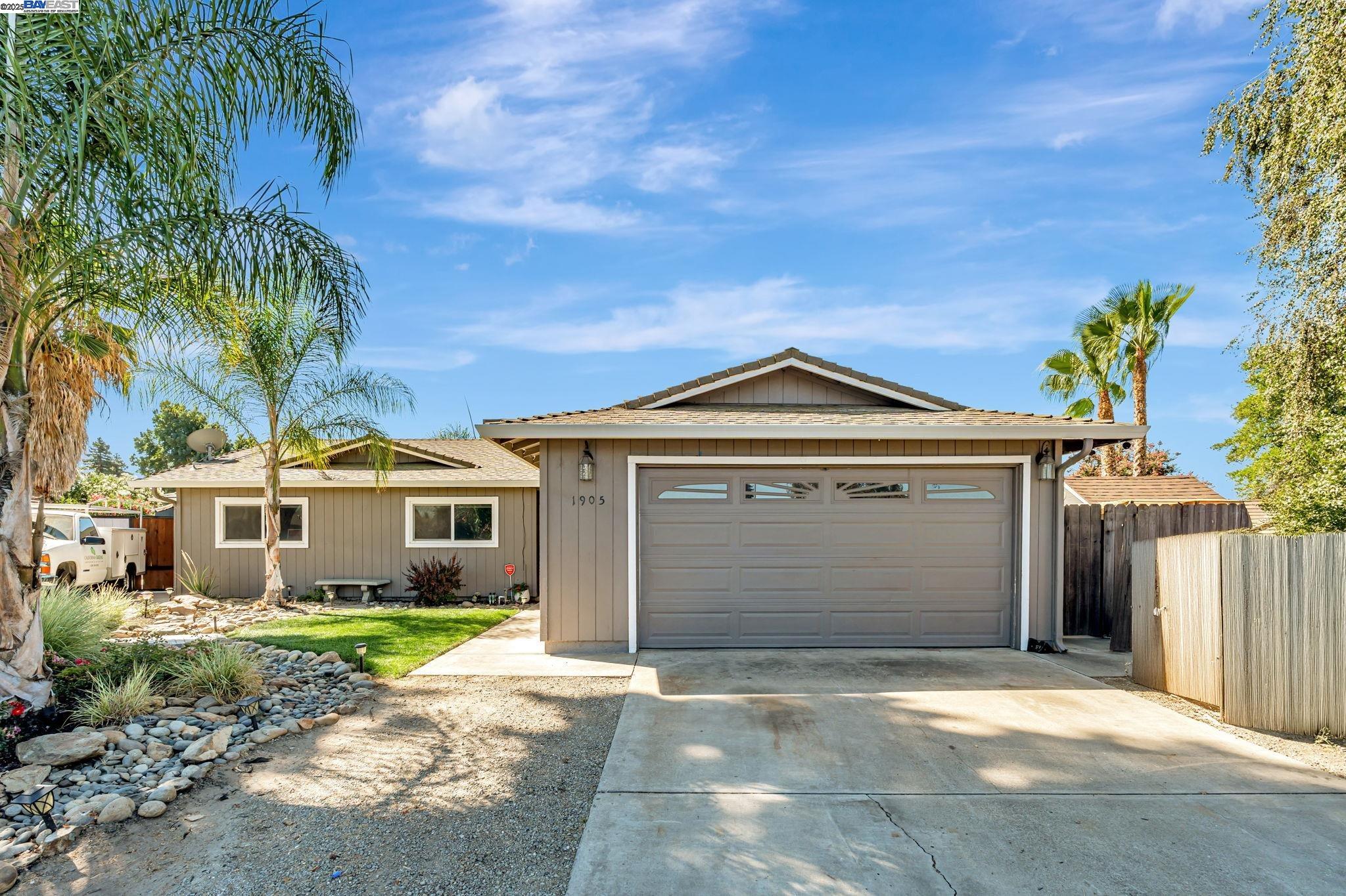 Detail Gallery Image 1 of 22 For 1905 Tuxford Pl, Manteca,  CA 95336 - 3 Beds | 2 Baths