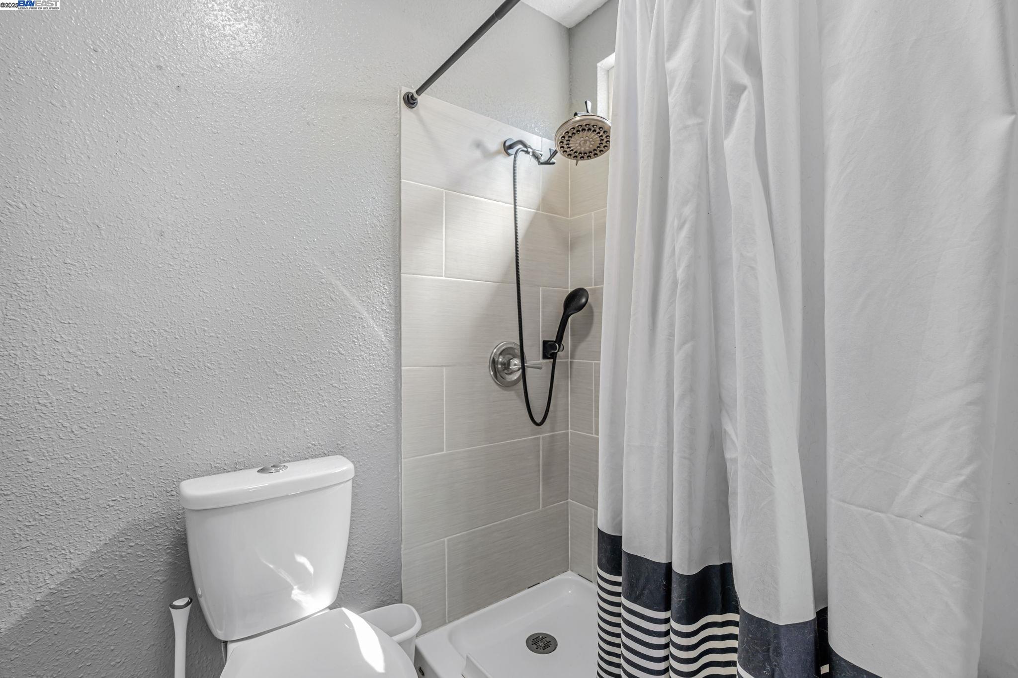 Detail Gallery Image 10 of 22 For 1905 Tuxford Pl, Manteca,  CA 95336 - 3 Beds | 2 Baths