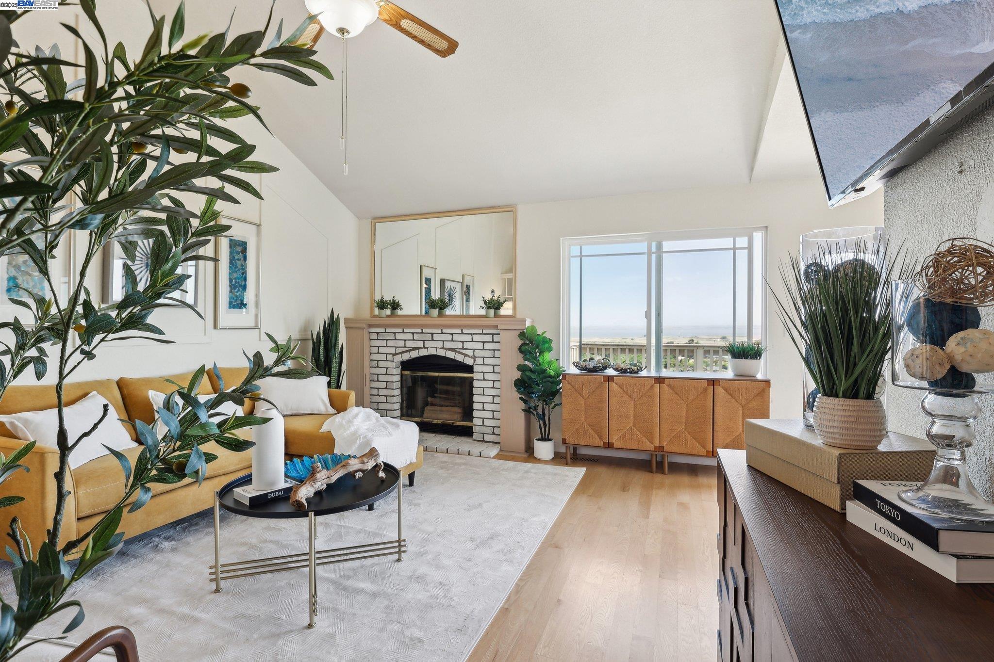 Detail Gallery Image 2 of 27 For 323 Rosemarie Pl, Bay Point,  CA 94565 - 3 Beds | 2/1 Baths