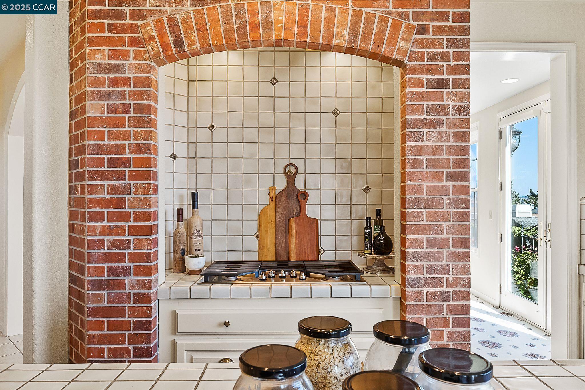 Detail Gallery Image 14 of 57 For 1620 Saint Francis Ct, Benicia,  CA 94510 - 4 Beds | 3 Baths