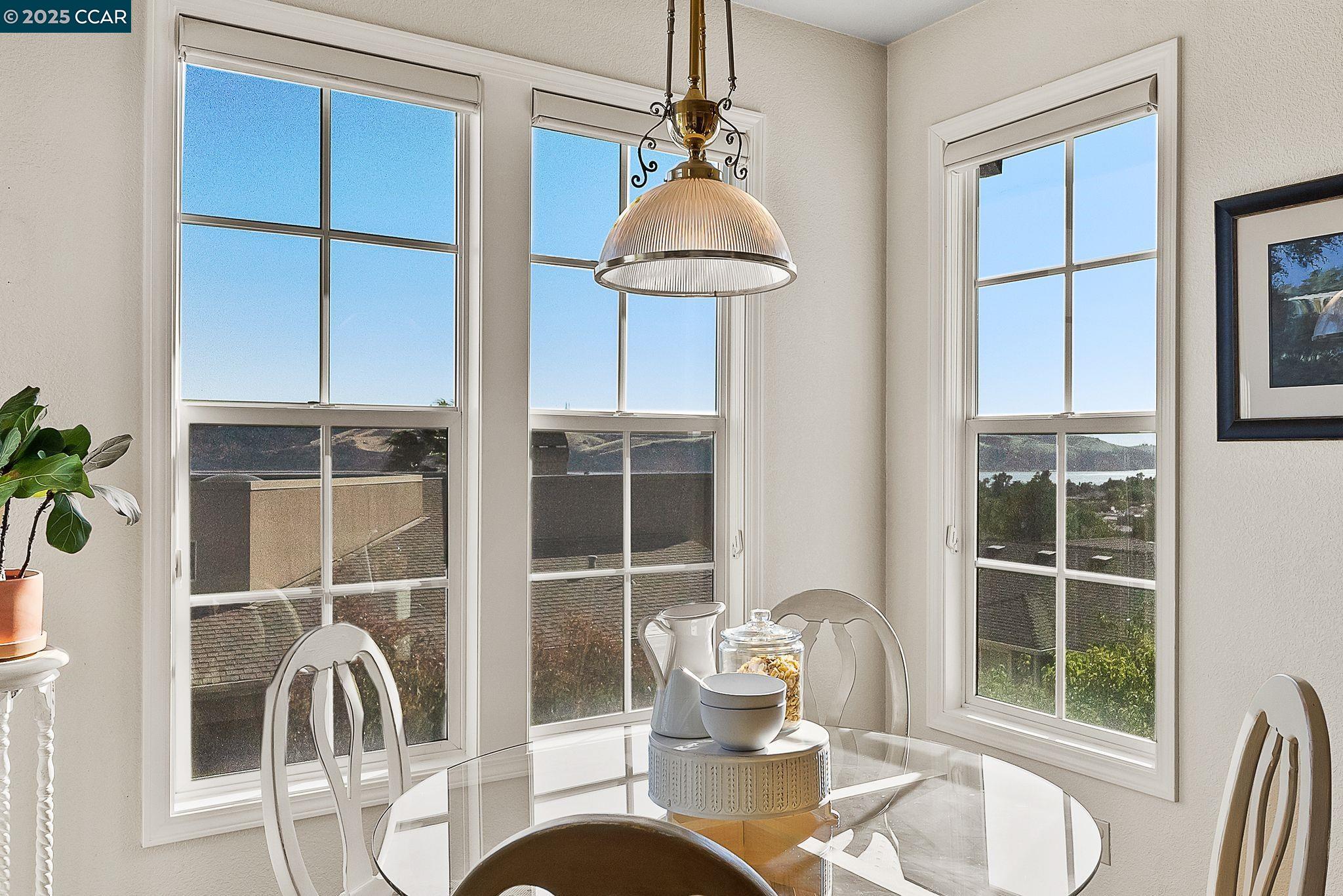 Detail Gallery Image 16 of 57 For 1620 Saint Francis Ct, Benicia,  CA 94510 - 4 Beds | 3 Baths