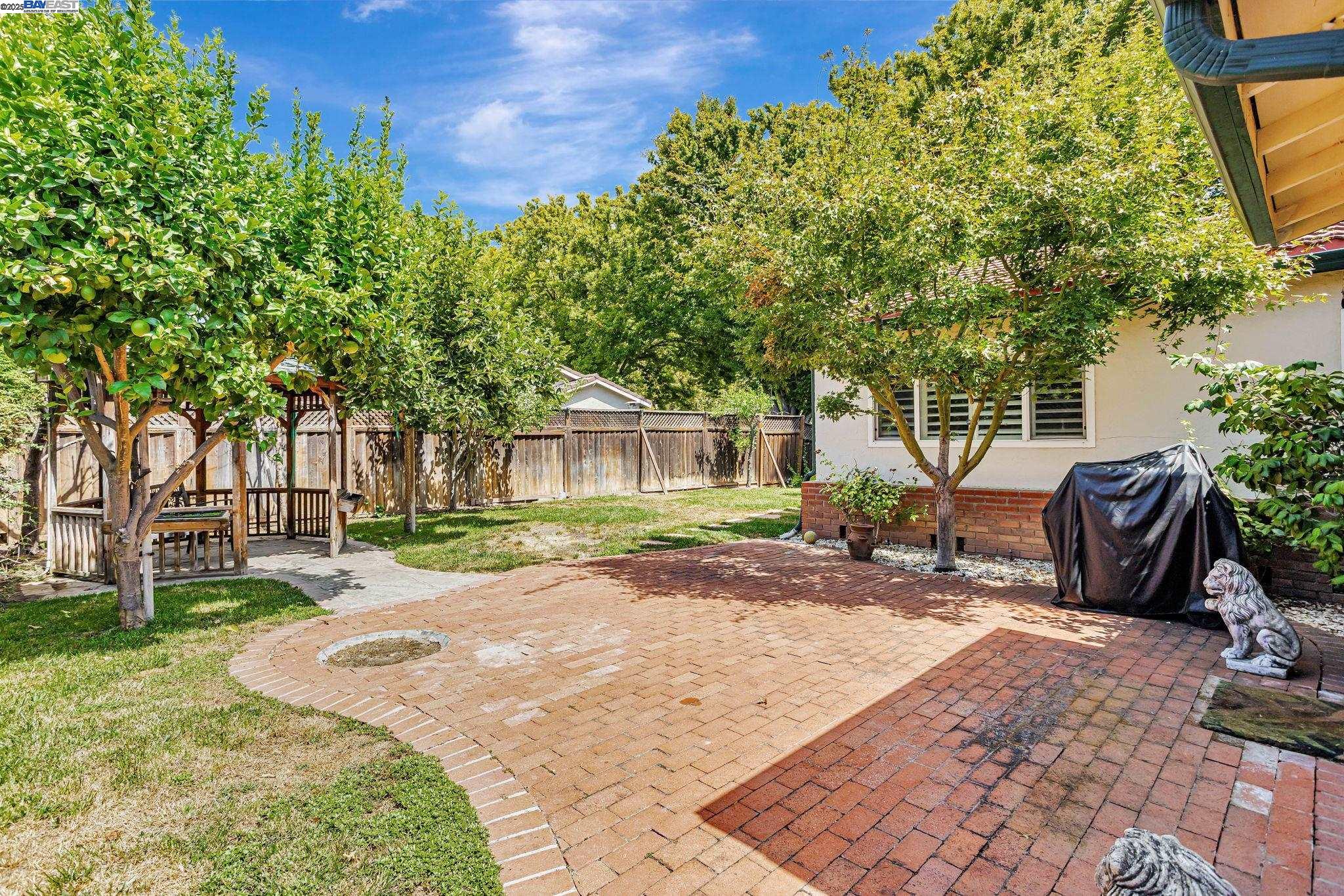 Detail Gallery Image 35 of 41 For 903 Lanewood Dr, San Jose,  CA 95125 - 4 Beds | 2 Baths