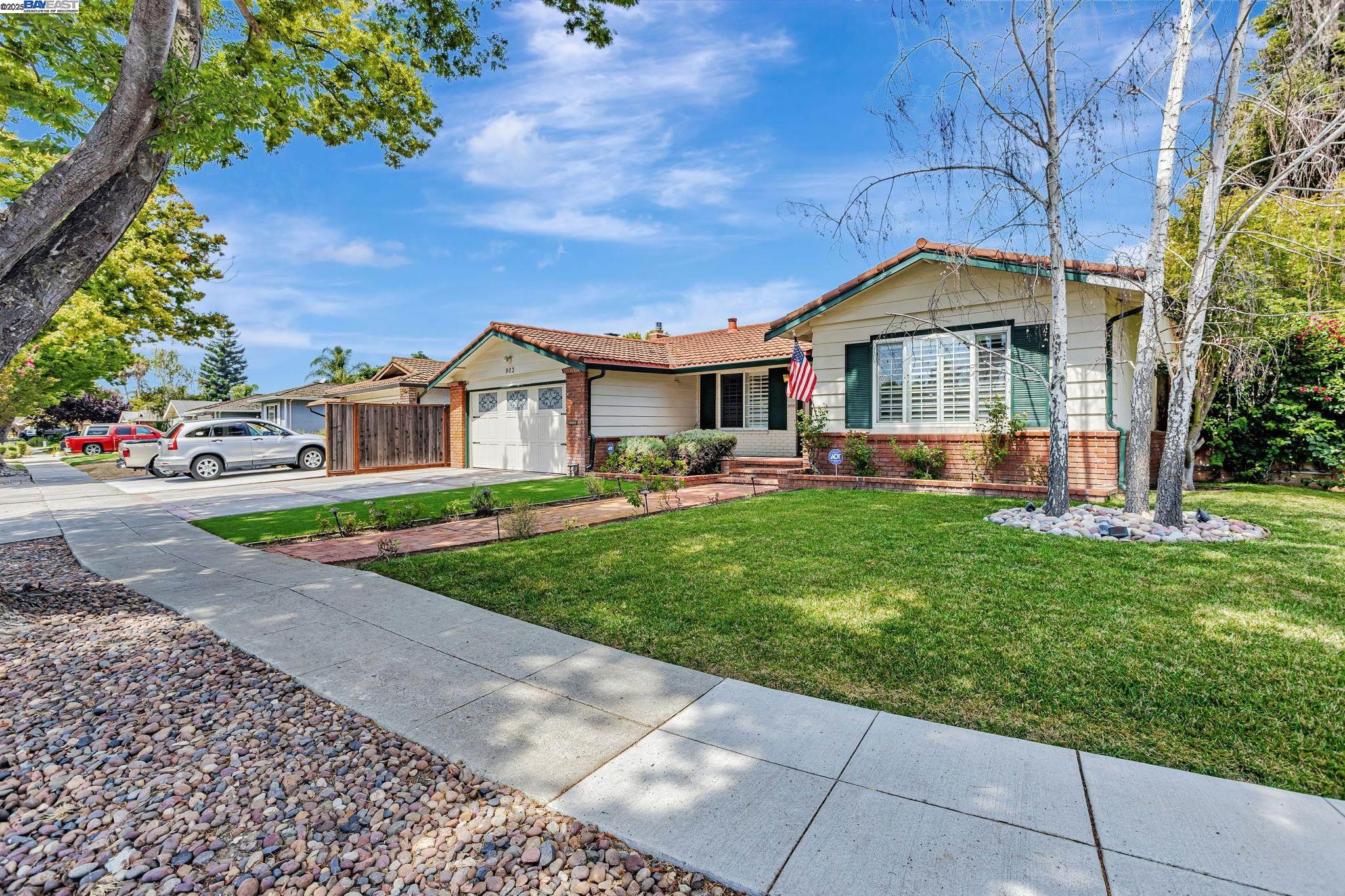 Detail Gallery Image 5 of 41 For 903 Lanewood Dr, San Jose,  CA 95125 - 4 Beds | 2 Baths