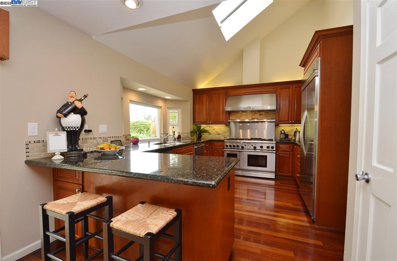 Detail Gallery Image 2 of 33 For 2051 Pebble Dr, Alamo,  CA 94507 - 5 Beds | 3 Baths