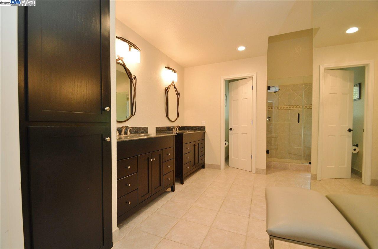 Detail Gallery Image 15 of 33 For 2051 Pebble Dr, Alamo,  CA 94507 - 5 Beds | 3 Baths