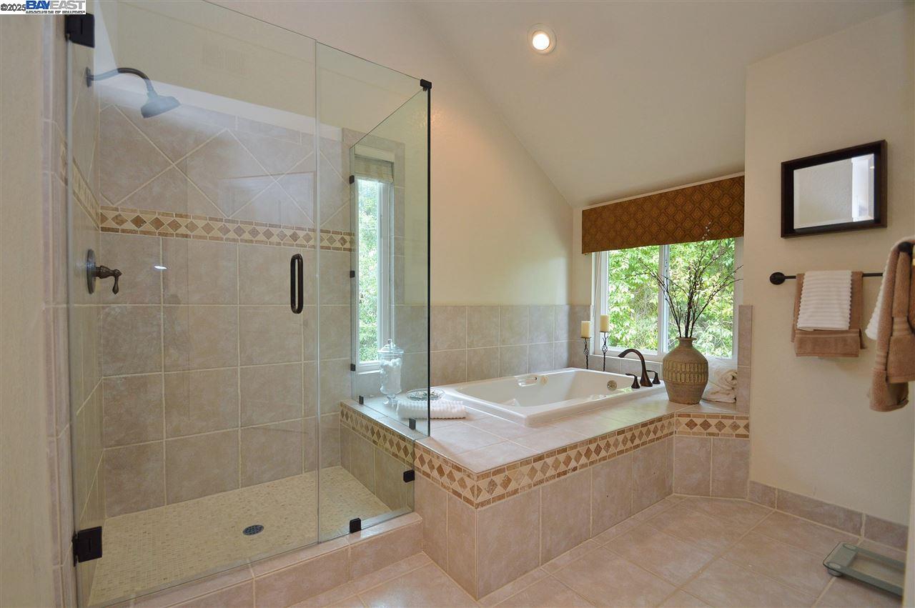 Detail Gallery Image 17 of 33 For 2051 Pebble Dr, Alamo,  CA 94507 - 5 Beds | 3 Baths