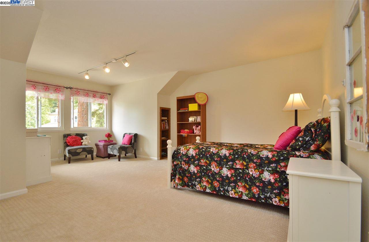 Detail Gallery Image 19 of 33 For 2051 Pebble Dr, Alamo,  CA 94507 - 5 Beds | 3 Baths