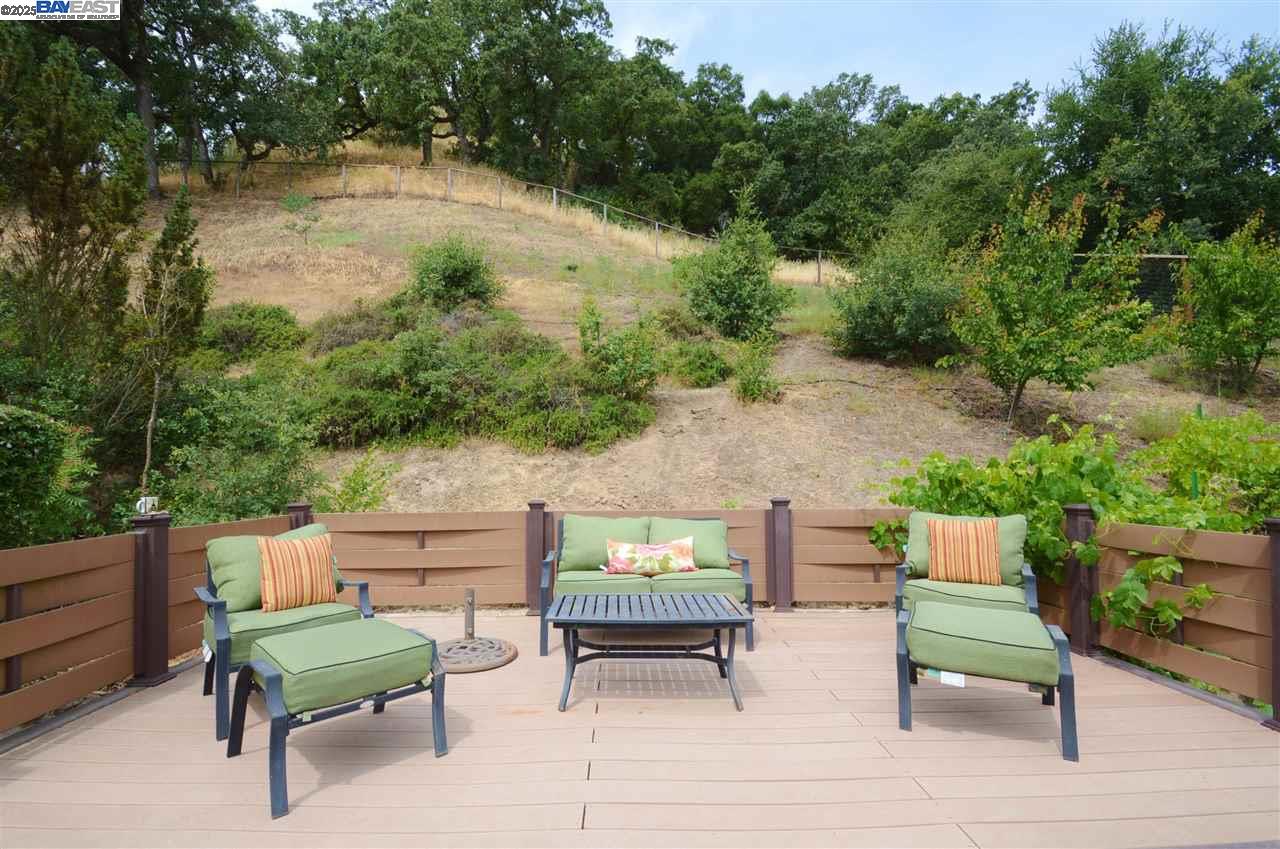 Detail Gallery Image 27 of 33 For 2051 Pebble Dr, Alamo,  CA 94507 - 5 Beds | 3 Baths