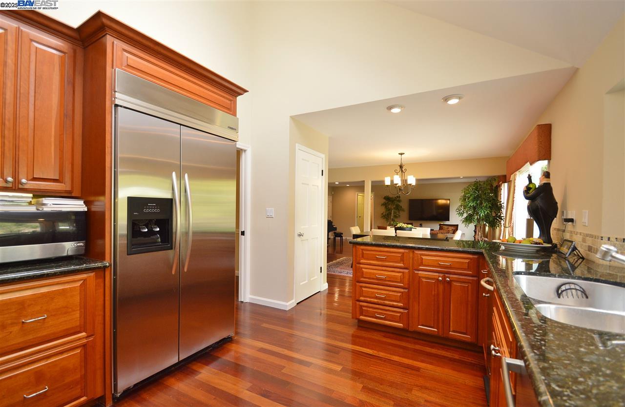 Detail Gallery Image 5 of 33 For 2051 Pebble Dr, Alamo,  CA 94507 - 5 Beds | 3 Baths