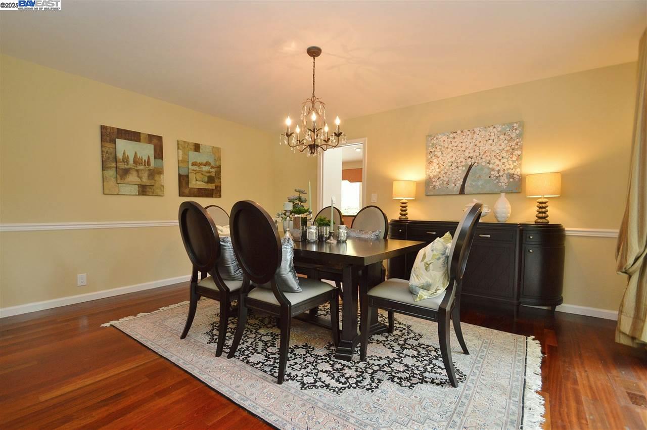Detail Gallery Image 8 of 33 For 2051 Pebble Dr, Alamo,  CA 94507 - 5 Beds | 3 Baths