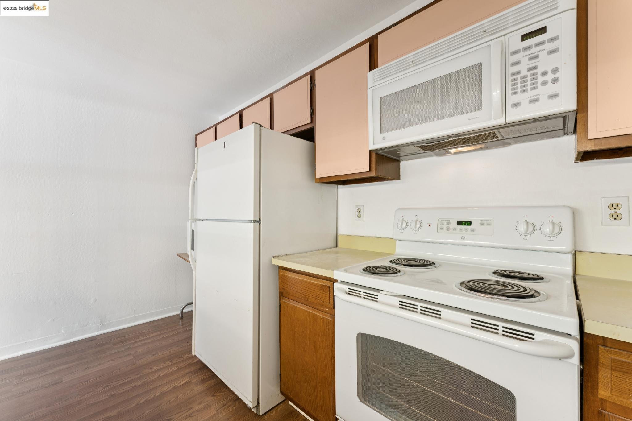 Detail Gallery Image 14 of 33 For 325 Vernon St #105,  Oakland,  CA 94610 - 2 Beds | 2 Baths