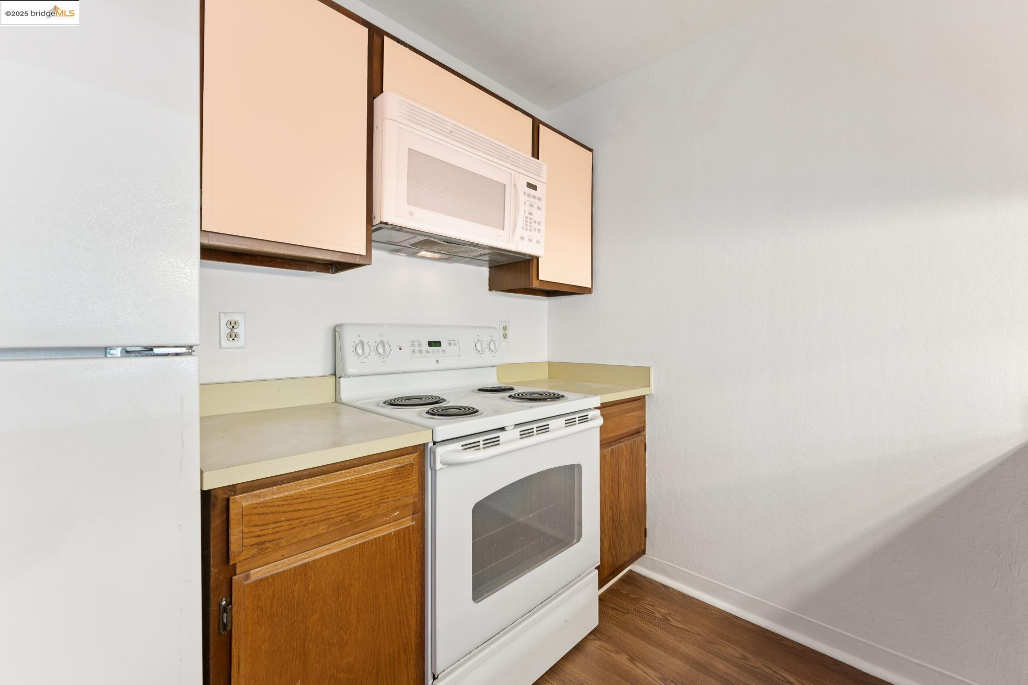 Detail Gallery Image 18 of 33 For 325 Vernon St #105,  Oakland,  CA 94610 - 2 Beds | 2 Baths