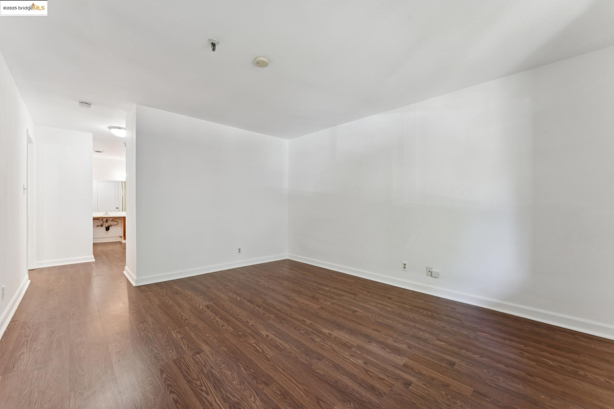 Detail Gallery Image 23 of 33 For 325 Vernon St #105,  Oakland,  CA 94610 - 2 Beds | 2 Baths