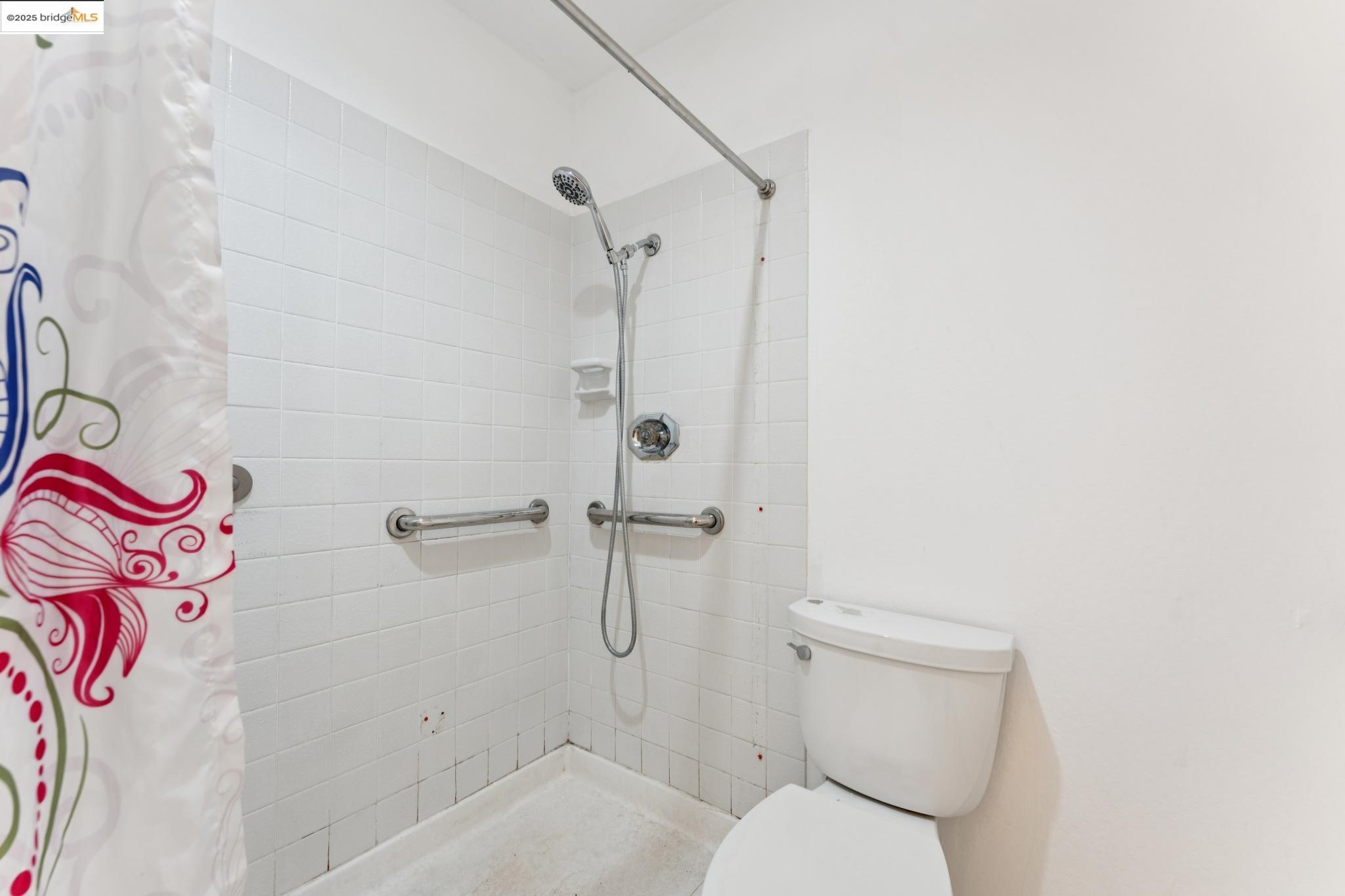 Detail Gallery Image 31 of 33 For 325 Vernon St #105,  Oakland,  CA 94610 - 2 Beds | 2 Baths