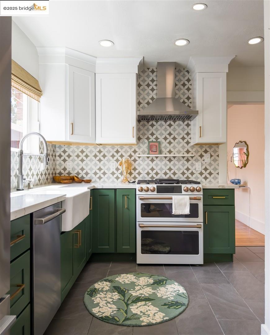 Detail Gallery Image 13 of 59 For 5524 Shattuck Ave, Oakland,  CA 94609 - 3 Beds | 2 Baths