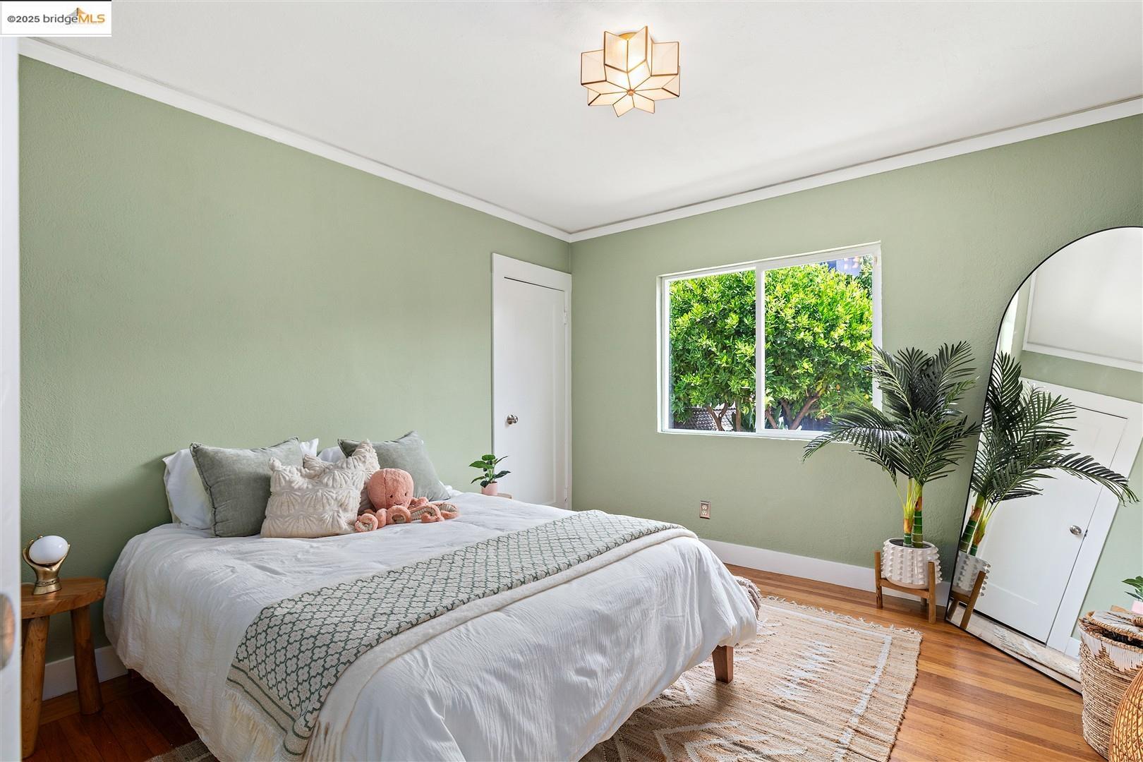 Detail Gallery Image 17 of 59 For 5524 Shattuck Ave, Oakland,  CA 94609 - 3 Beds | 2 Baths