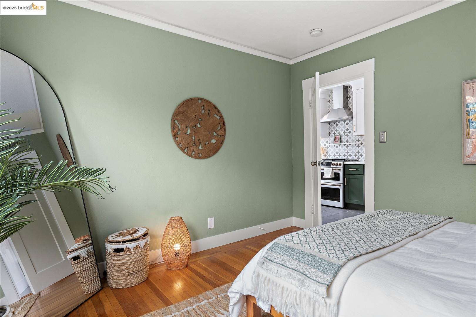 Detail Gallery Image 18 of 59 For 5524 Shattuck Ave, Oakland,  CA 94609 - 3 Beds | 2 Baths