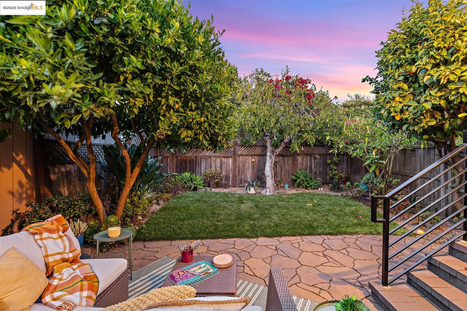 Detail Gallery Image 37 of 59 For 5524 Shattuck Ave, Oakland,  CA 94609 - 3 Beds | 2 Baths