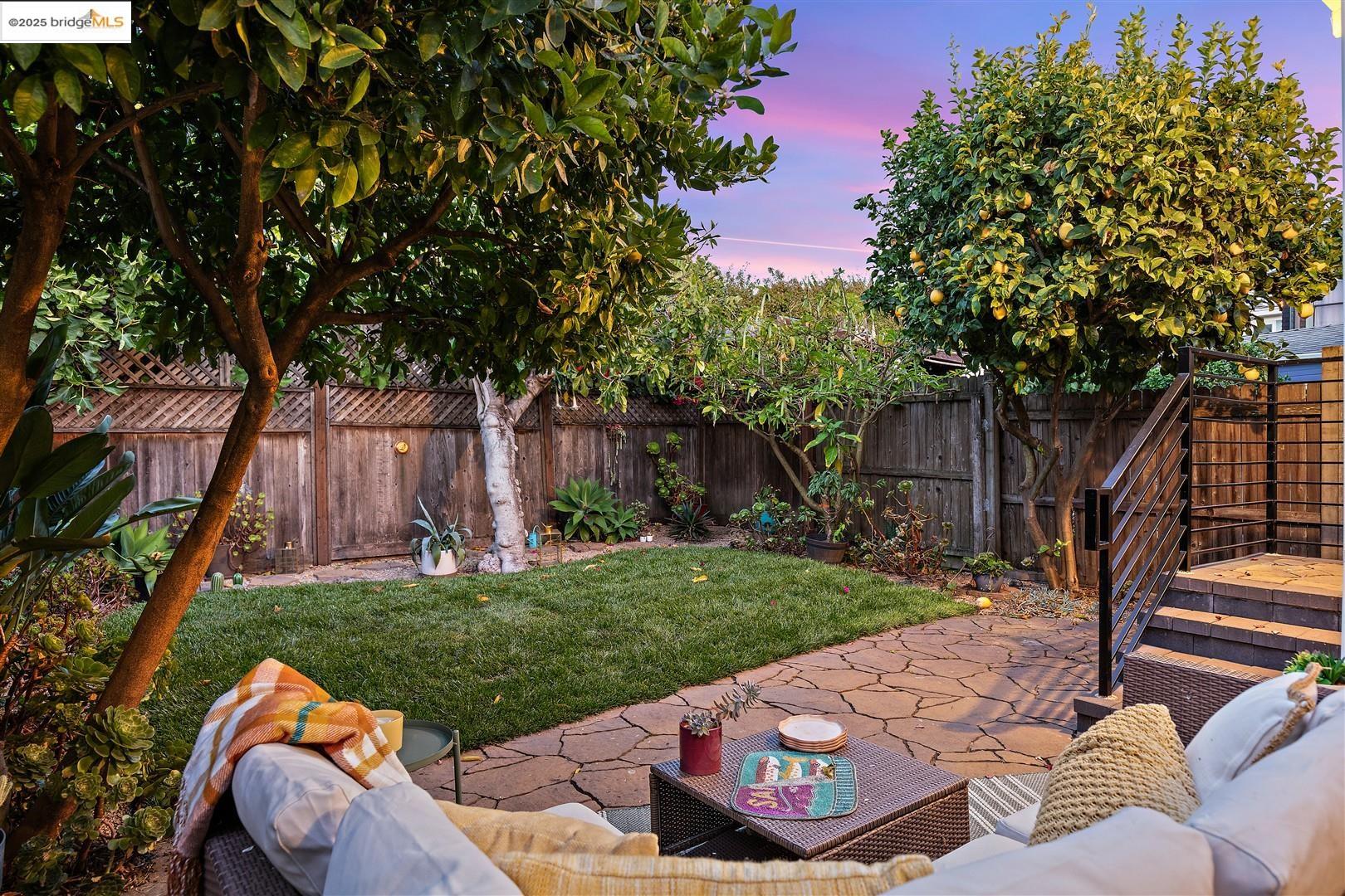 Detail Gallery Image 38 of 59 For 5524 Shattuck Ave, Oakland,  CA 94609 - 3 Beds | 2 Baths