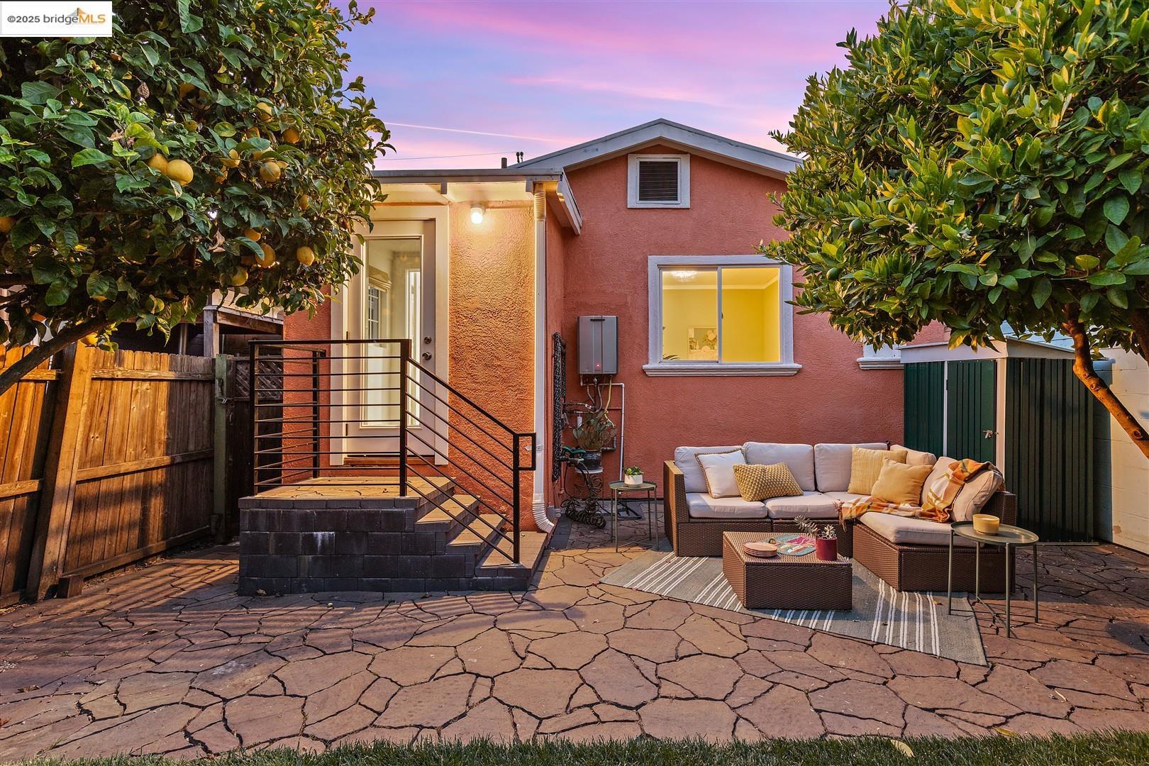Detail Gallery Image 40 of 59 For 5524 Shattuck Ave, Oakland,  CA 94609 - 3 Beds | 2 Baths