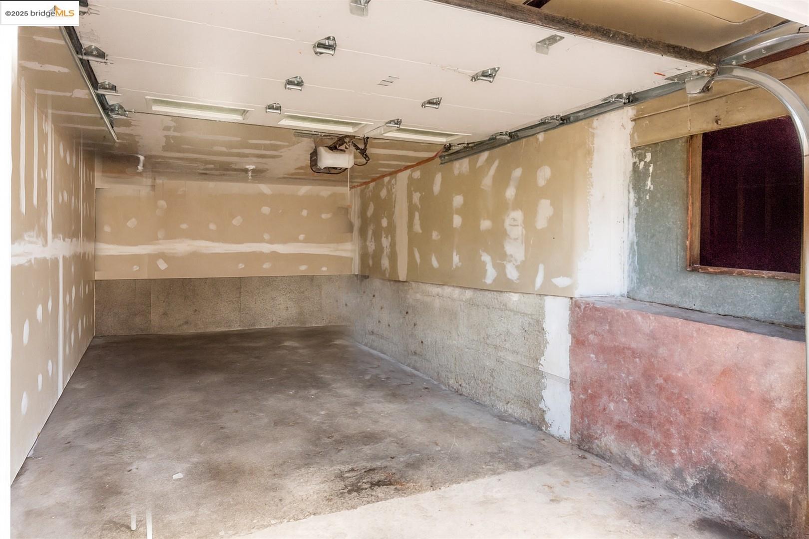 Detail Gallery Image 47 of 59 For 5524 Shattuck Ave, Oakland,  CA 94609 - 3 Beds | 2 Baths