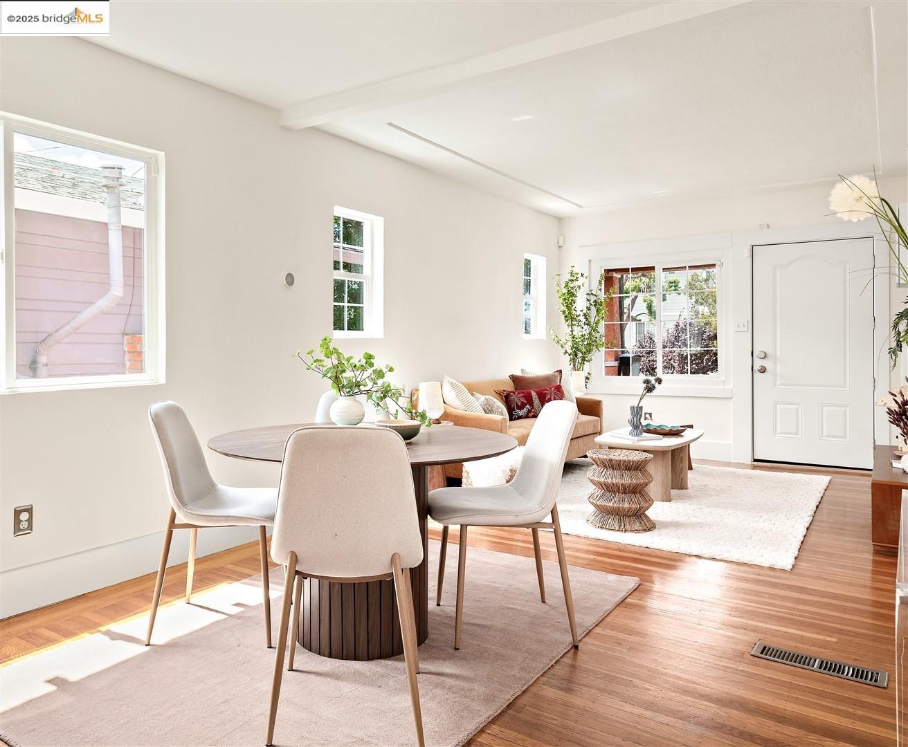 Detail Gallery Image 9 of 59 For 5524 Shattuck Ave, Oakland,  CA 94609 - 3 Beds | 2 Baths