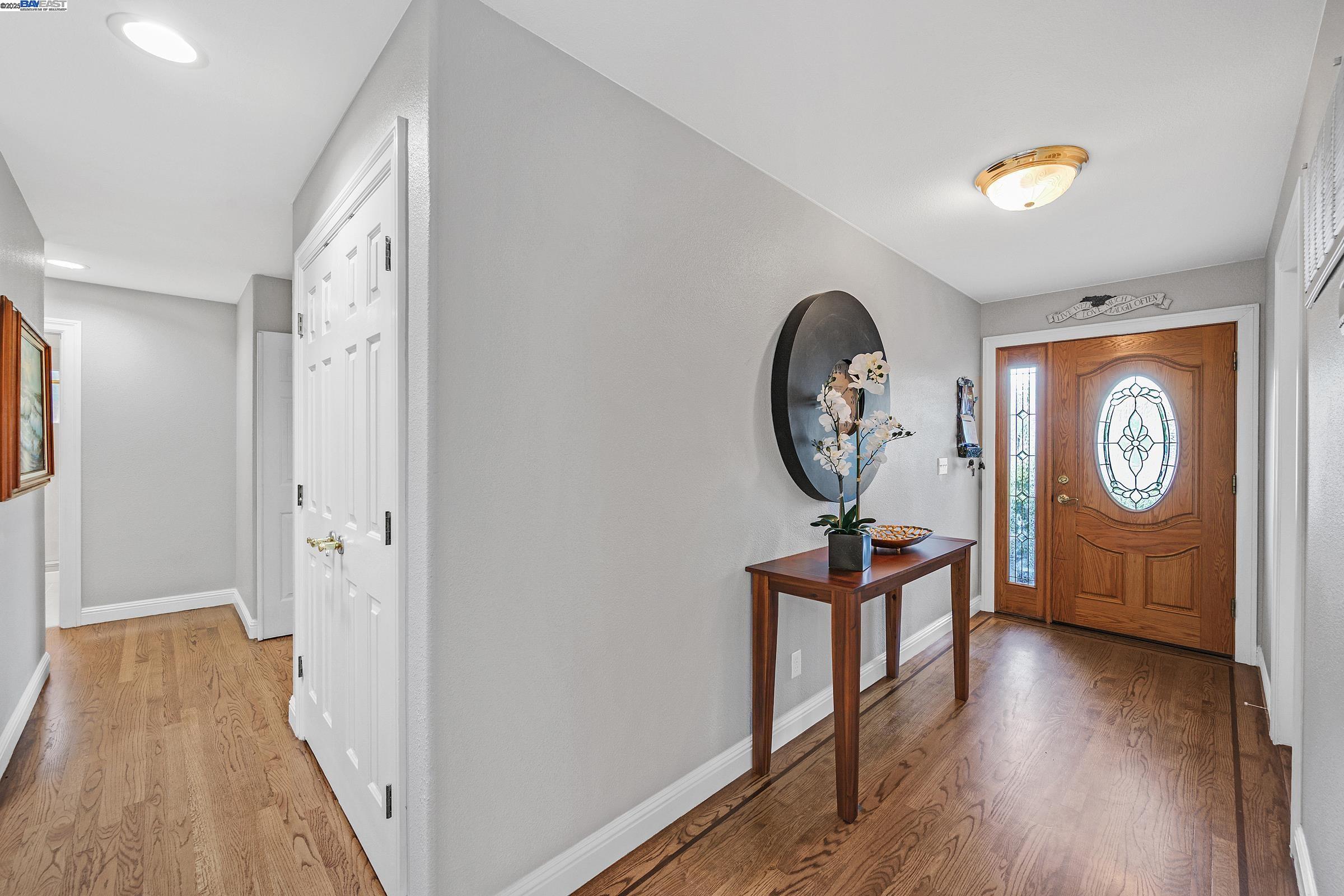 Detail Gallery Image 2 of 43 For 7872 Meadowbrook Ct, Pleasanton,  CA 94588 - 5 Beds | 3 Baths